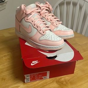 Used women’s dunks high size 7.5